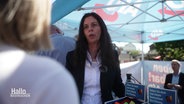 Anja Arndt beim Wahlkampf am AfD-Stand. © Screenshot 