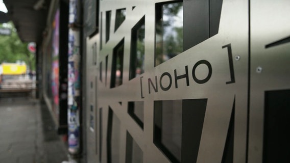 Die Eingangstür zum "Noho Club" in Hamburg. © Screenshot 
