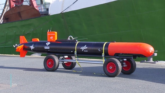 Das Unterwasserfahrzeug "Seekatze" auf einem Wagen . © Screenshot 