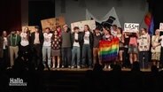 Das Schülermusical „Pits and Pride“ auf der Bühne . © Screenshot 