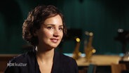 Die Saxophonistin Asya Fateyeva. © Screenshot 