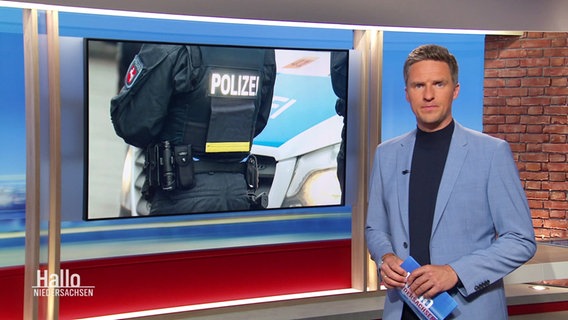 Arne-Torben Voigts moderiert. © Screenshot 