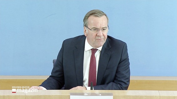 Verteidigungsminister Boris Pistorius stellt seine Pläne für einen neuen Wehrdienst vor. © Screenshot 