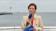 Die Moderatorin Romy Hiller in Cuxhaven © Screenshot 
