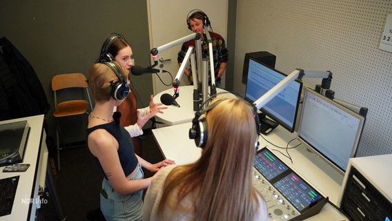 Das Radiostudio aus dem gesendet wird © Screenshot 