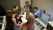 Das Radiostudio aus dem gesendet wird © Screenshot 