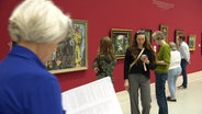 Besucher in der Ausstellung Pablo trifft Max. © Screenshot 