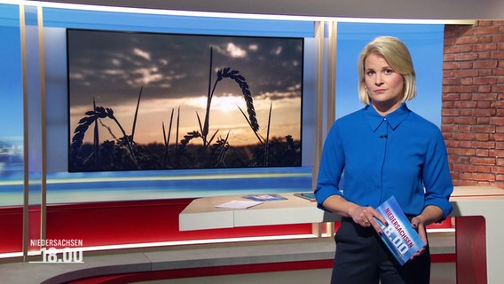 Kathrin Kampmann moderiert das Niedersachsen Magazin um 18:00 Uhr. © Screenshot 