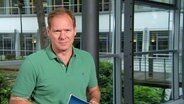 Moderator Thilo Tautz im Studio. © Screenshot 
