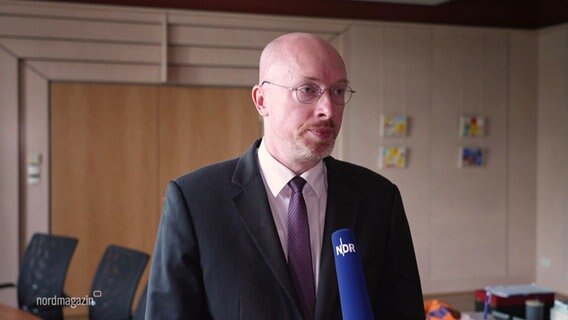 Innenminister Pegel im Interview. © Screenshot 