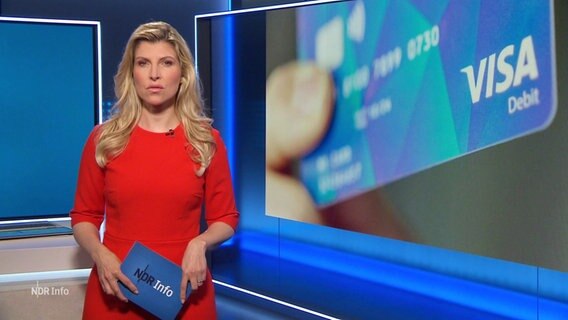 Bibiana Barth moderiert NDR Info. © Screenshot 
