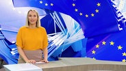 Moderatorin Alexandra Bauer im Studio. © Screenshot 