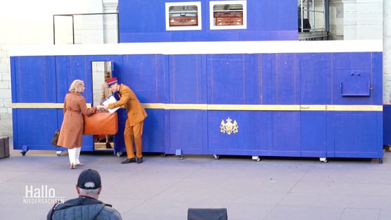 Bühnenszene von "Mord im Orientexpress" . © Screenshot 