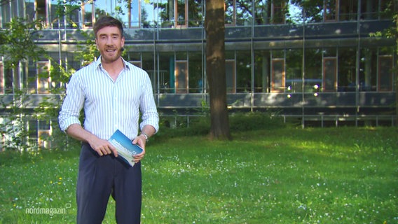 Stefan Leyh moderiert das Nordmagazin. © Screenshot 
