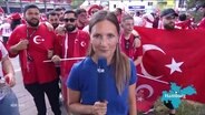 NDR-Reporterin Hannah Bird © Screenshot 