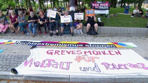 Ein Banner des Bündnisses Grevesmühlen für alle. © Screenshot 