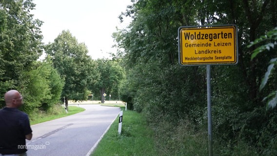 Das Ortsschild von Woldzegarten. © Screenshot 