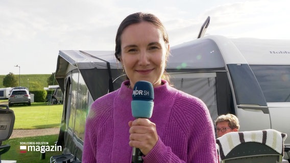 Lisa Synowski berichtet live von einem Campingplatz in Büsum. © Screenshot 