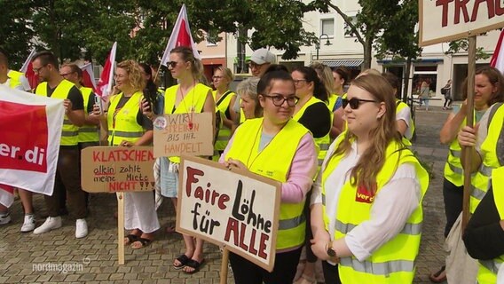 Pflegekräfte der Asklepios-Klinik in Pasewalk demonstrieren . © Screenshot 