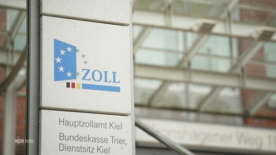 Schild vom Hauptzollamt Kiel. © Screenshot 