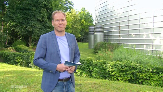 Thilo Tautz moderiert das Nordmagazin. © Screenshot 