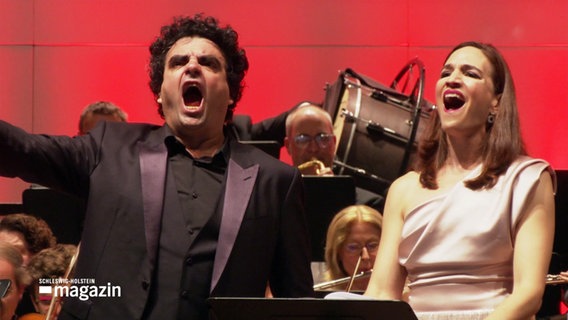 Rolando Villazón und Kate Lindsey auf der Bühne . © Screenshot 