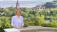 Marie-Luise Bram moderiert Schleswig-Holstein 18:00 Uhr. © Screenshot 
