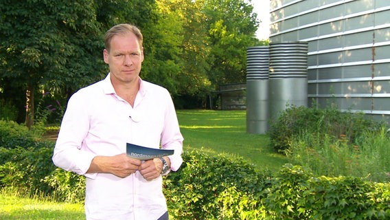 Thilo Tautz steht im Studio. © Screenshot 