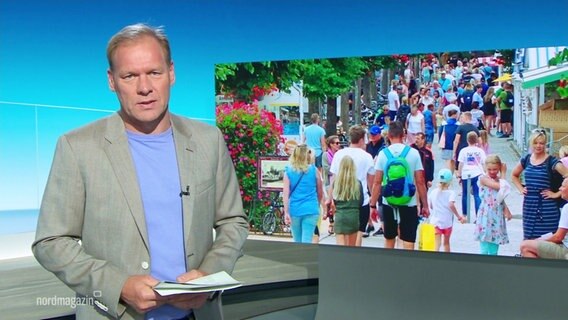 Thilo Tautz moderiert das Nordmagazin. © Screenshot 