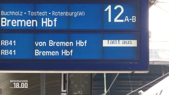 Eine Anzeigetafel am Bahnhof. © Screenshot 