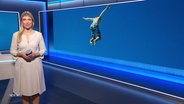 Bibiana Barth moderiert NDR Info um 14:00 Uhr. © Screenshot 