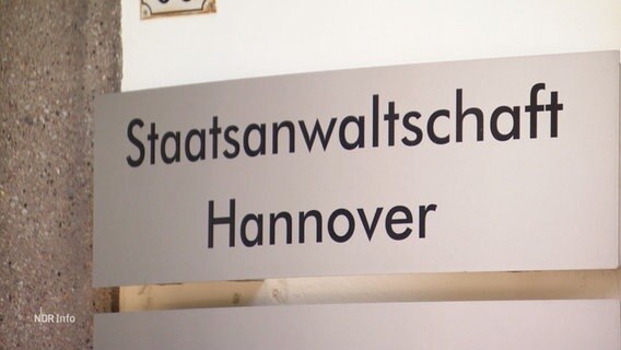 Ein Schild mit der Aufschrift "Staatsanwaltschaft Hannover" © Screenshot 