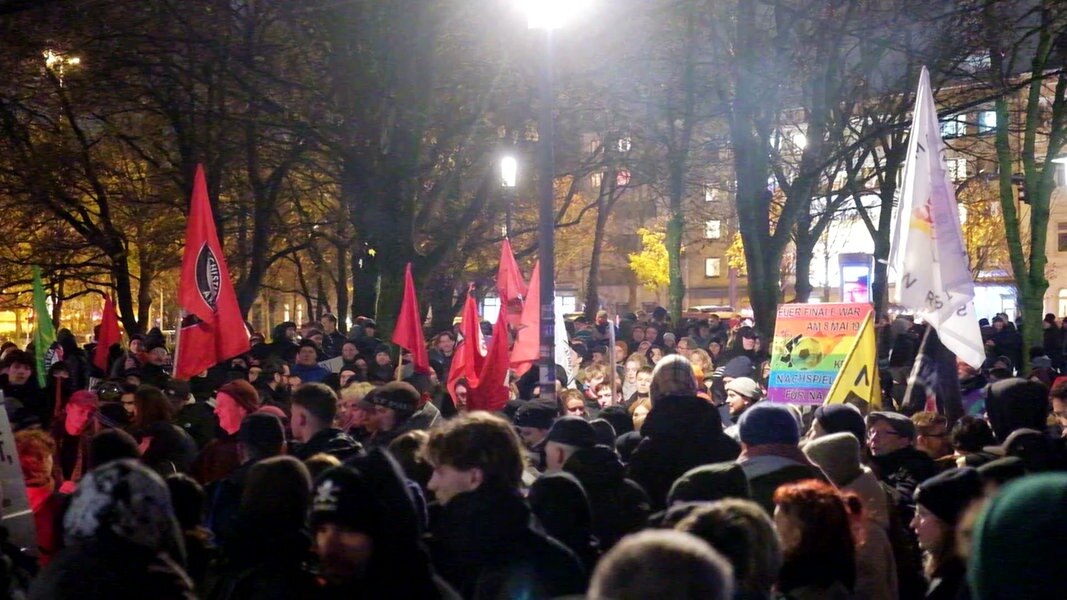 St. Pauli: Hunderte bei Demonstration gegen Burschenschaft