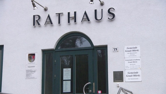 Das Rathaus von Graal-Müritz. © Screenshot 