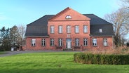 Das Herrenhaus des Arfrader-Hofs © Screenshot 