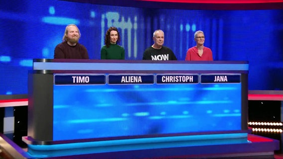 Die vier Kandidaten bei "Gefragt - Gejagt". © Screenshot 