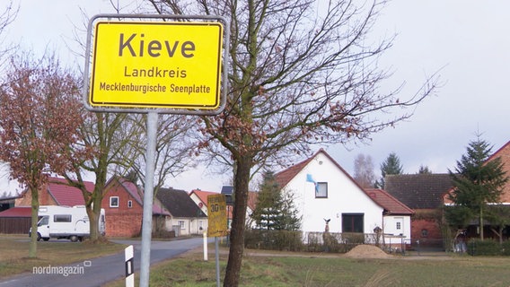 Das Ortsschild von Kieve. © Screenshot 