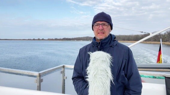 Stefan Kreibohm moderiert das Wetter von der Insel Hiddensee. © Screenshot 