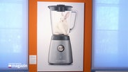 Ein Bild zeigt ein Kaninchen in einem Standmixer. © Screenshot 