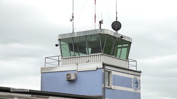 Der Tower eines Flughafens. © Screenshot 