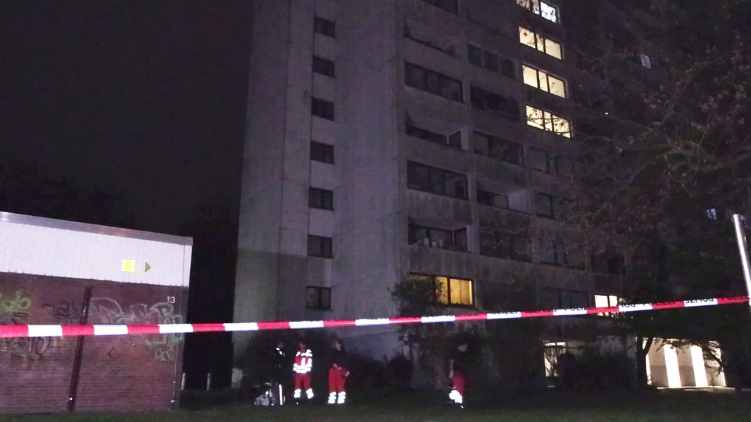 Hamburg: Mann offenbar von Hochhaus-Balkon geschubst