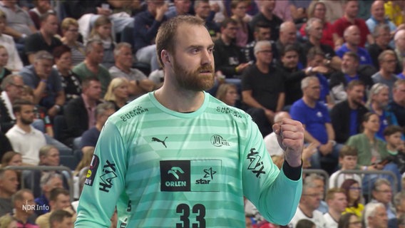 Der Torhüter des THW Kiel, Andreas Wolff, bei einem Spiel. © Screenshot 