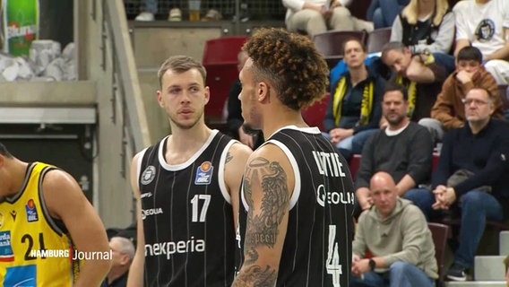 Basketballspieler der Hamburg Towers. © Screenshot 
