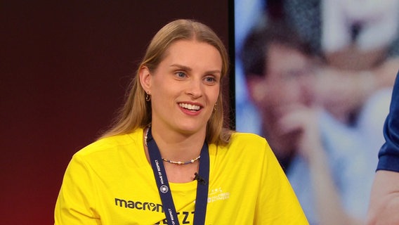 Volleyballerin Anne Hölzig im Sportclub © Screenshot 