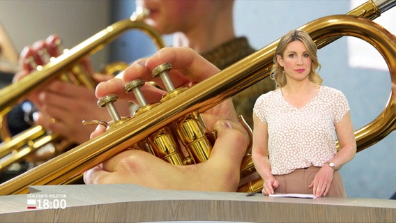 Moderatorin Eva Diederich im Studio. © Screenshot 