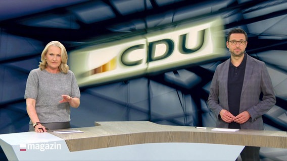 Moderationsduo Harriet Heise und Christopher Scheffelmeier im Studio. © Screenshot 