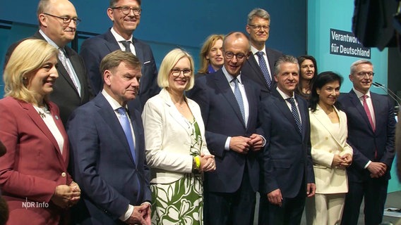Friedrich Merz und die von ihm für das Kabinett nominierten CDU-Politiker. © Screenshot 