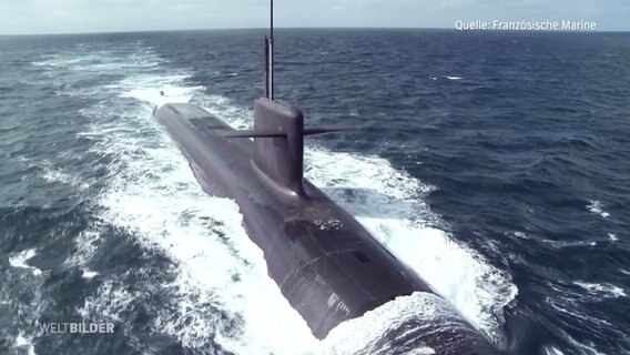 Ein französisches Atom-U-Boot im Meer. © Screenshot 