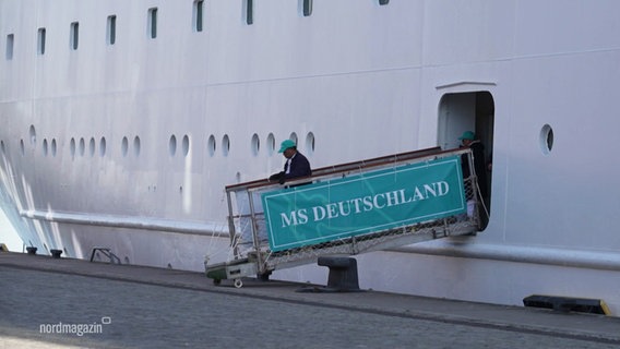 Eingang zum Deck der MS Deutschland. © Screenshot 