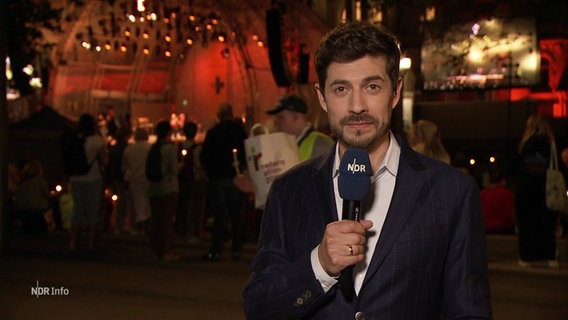 Daniel Bröckerhoff moderiert NDR Info live vom Kirchentag in Hannover. © Screenshot 